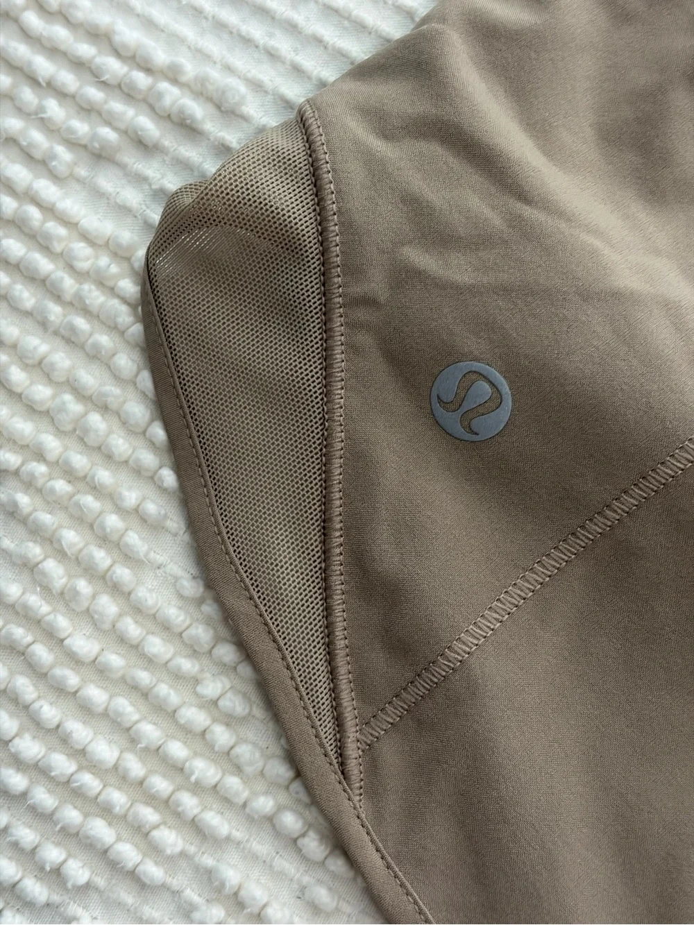 EUC Lululemon Athletica Taupe Running Shorts Women's Size 6 Lightweight Athletic